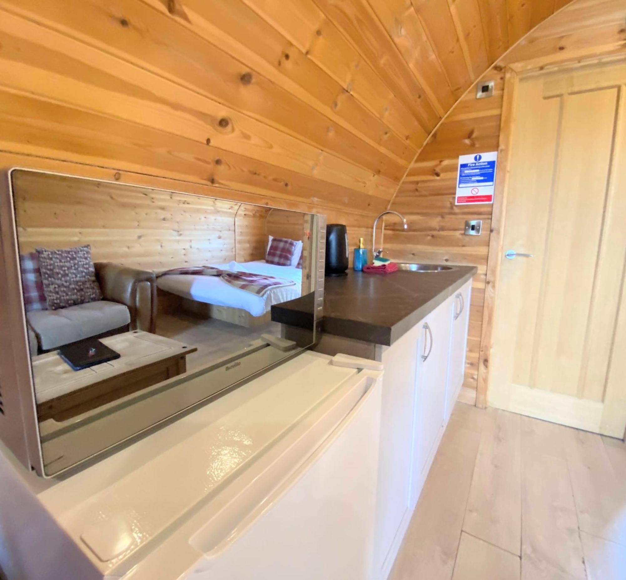 Villa Pond View Pod 1 With Outdoor Hot Tub - Fife - Loch Leven - Lomond Hills Kelty Exterior foto